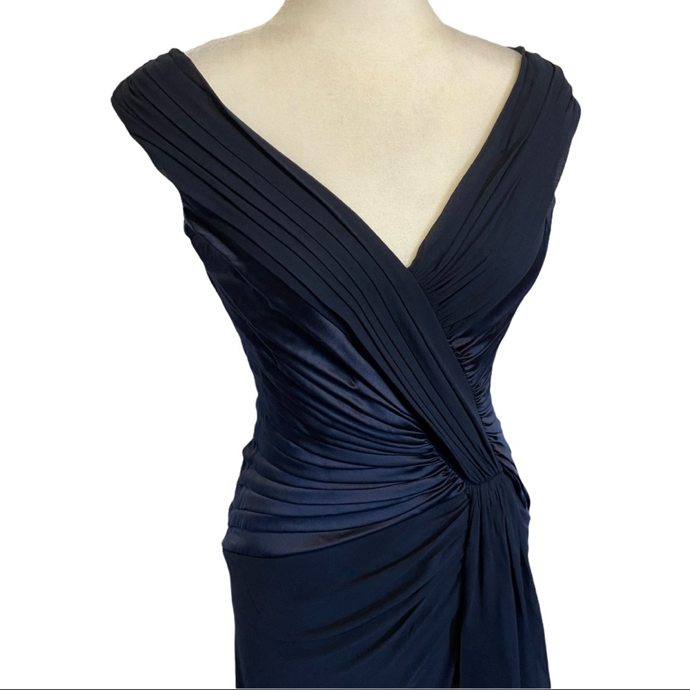 Tadashi Navy Silk Satin/Chiffon Lined Gown Size 6 black New - Picture 2 of 9